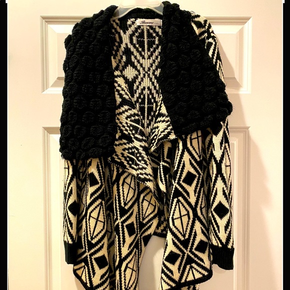 A throw on sweater - Picture 1 of 2